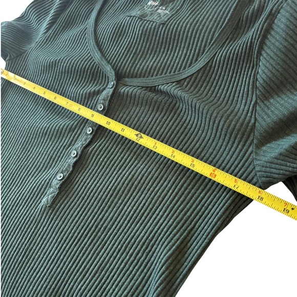 Aerie Womens XL Forest Green Ribbed Long Sleeve Henley Top Curved Hem Scoop Neck - Picture 3 of 7